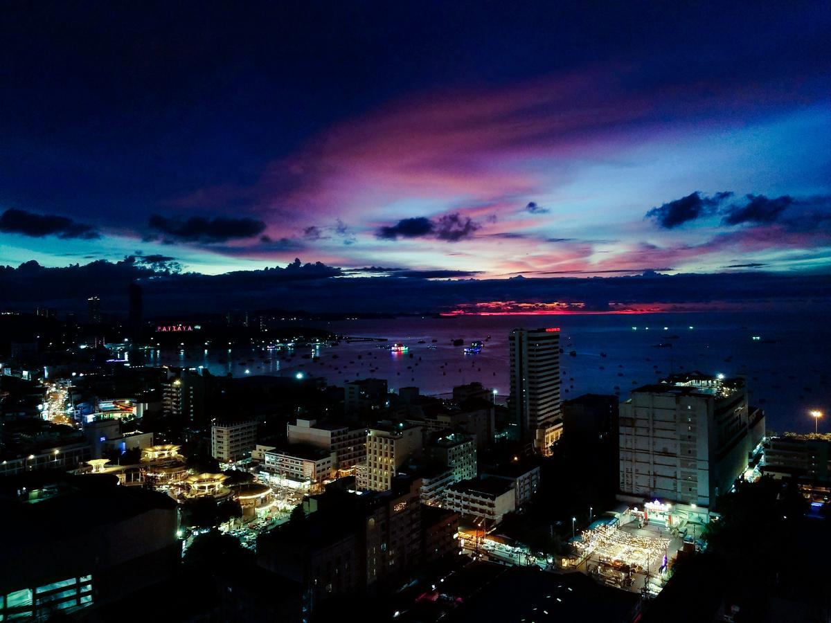 The Base Pattaya 芭提雅基地公寓 מראה חיצוני תמונה